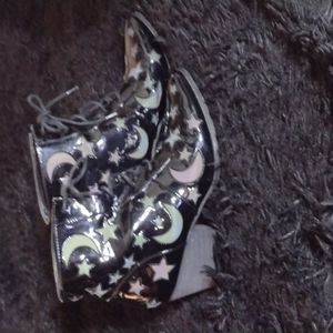 YRU color shift Star&Moon boots